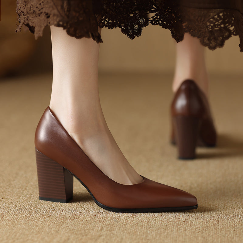 Veronica | Women’s pumps with pointed toe and block heel
