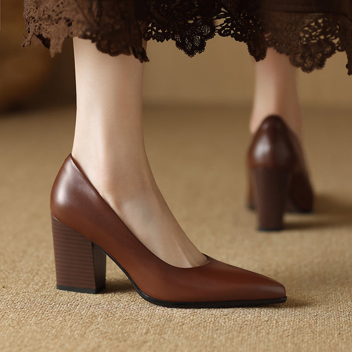 Veronica | Women’s pumps with pointed toe and block heel
