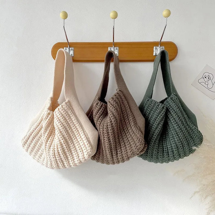 Cali | Women’s hobo bag with sculpted texture and wide strap
