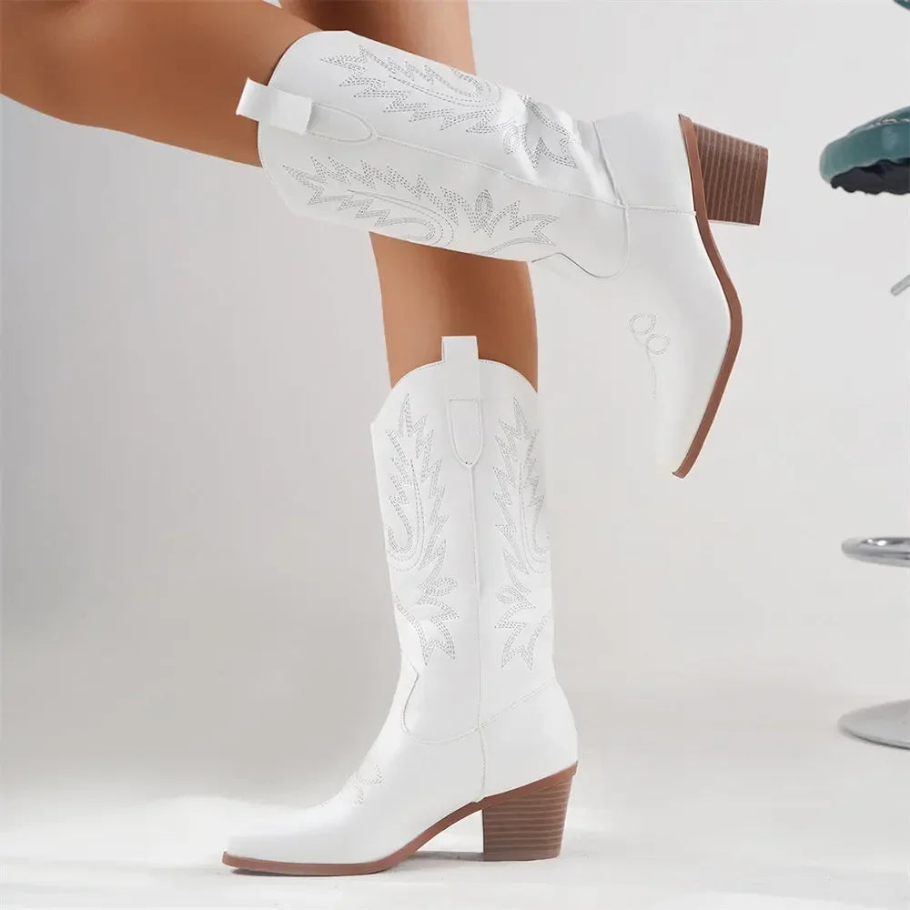 Averie | White vintage western boots
