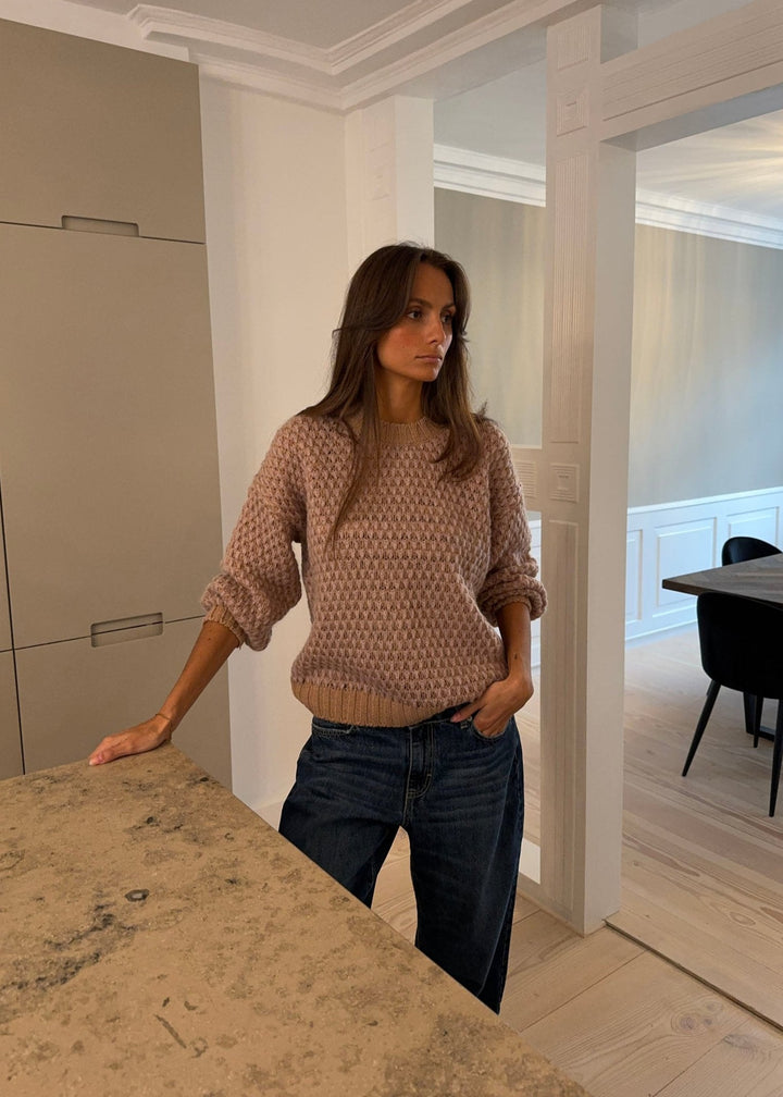 Jensen | Women’s textured knit sweater with ribbed details