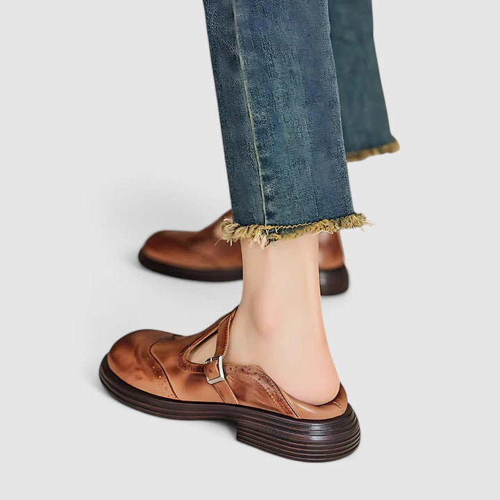 Scarlet | Women’s buckle strap shoes with supportive sole