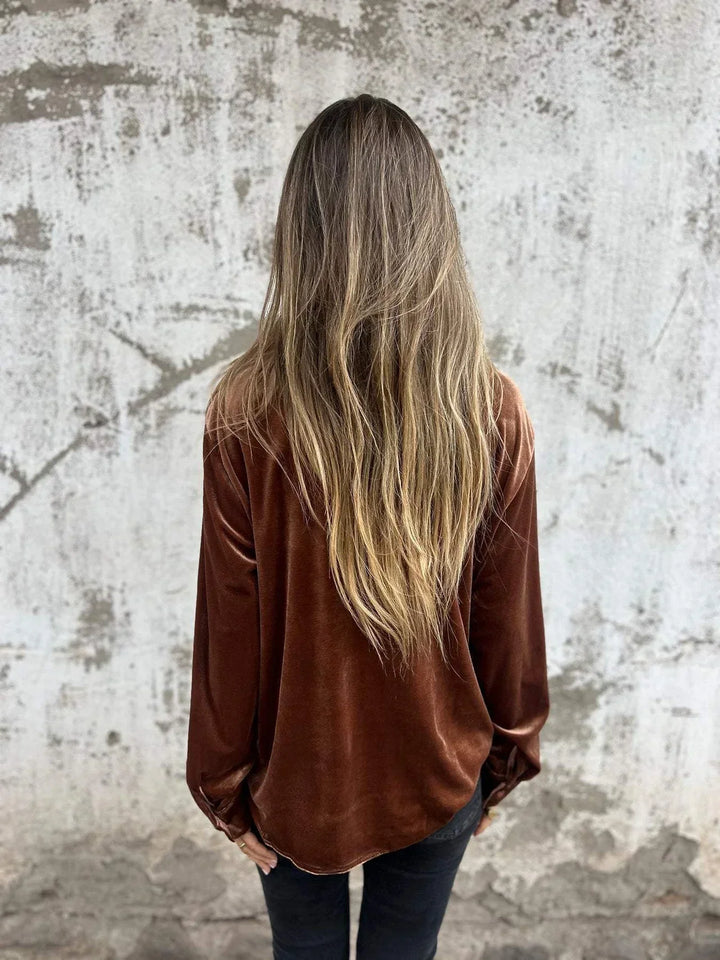 Nylah | Elegant velvet blouse