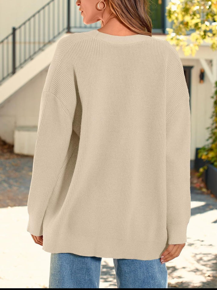 Hannah | Women’s cardigan with long sleeves and button closure