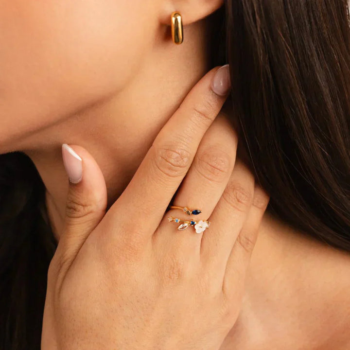 Gwenda | Women’s floral ring with gold open band