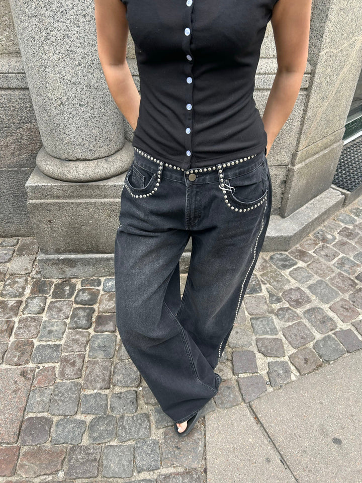 Melani | Women’s low-rise baggy jeans with stud detailing
