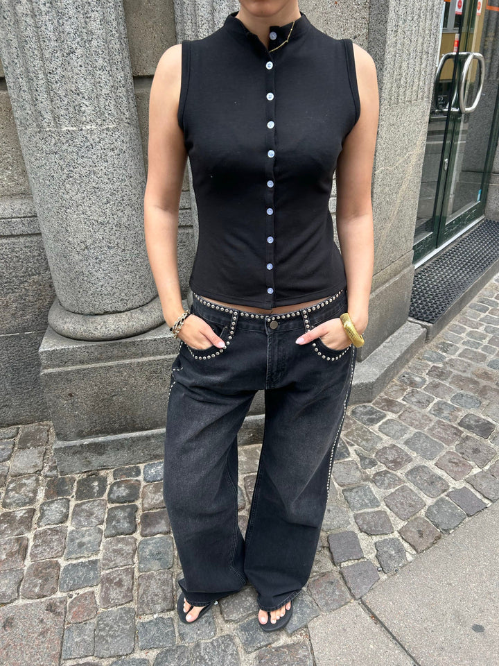 Melani | Women’s low-rise baggy jeans with stud detailing