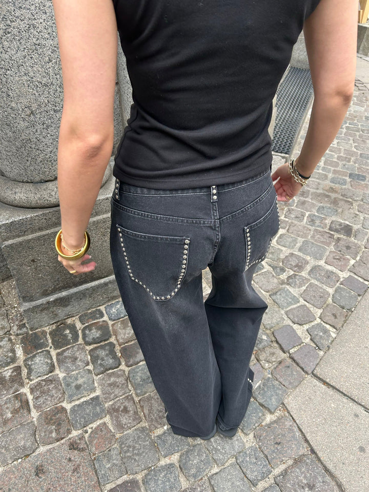 Melani | Women’s low-rise baggy jeans with stud detailing