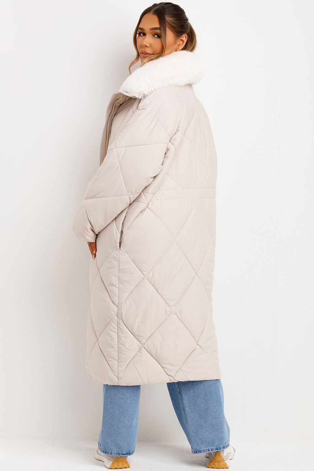 Jazmine | Women’s long quilted puffer coat with faux fur collar