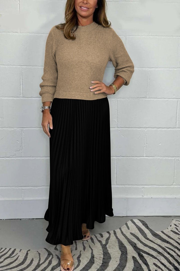 Ellie | Women’s knitted sweater with folded collar and cable pattern