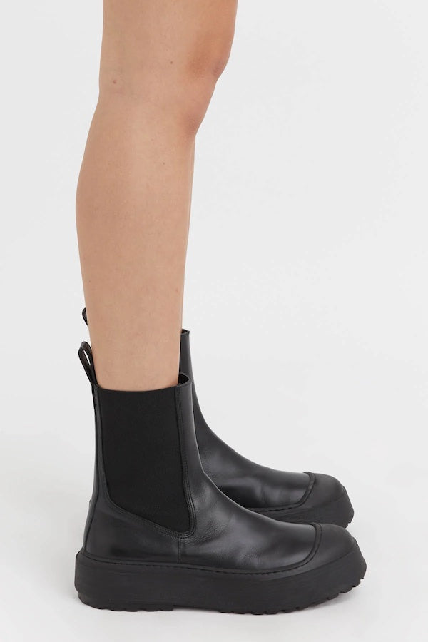 Estelle | Women’s chunky platform leather boots with elastic side panels