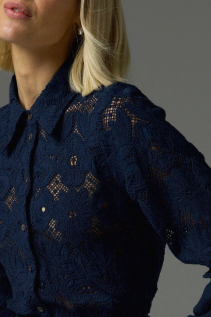 Wennie | Women’s lace collared polo blouse with button-down front
