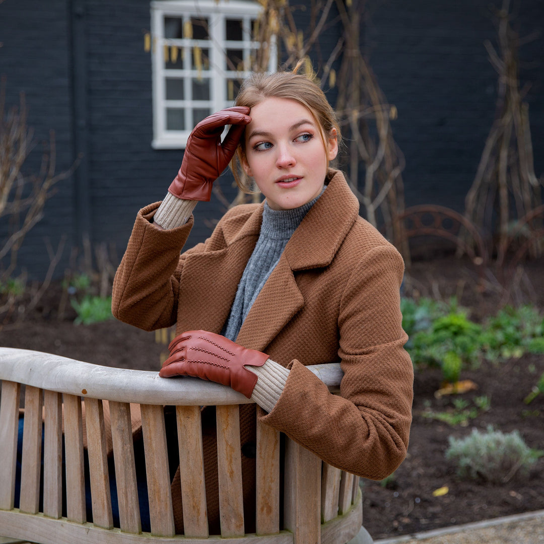 Hazel  | Women’s winter gloves with knit cuffs and stitched detail